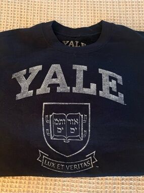 Yale University Crewneck Sweatshirt – Navy – Size Medium